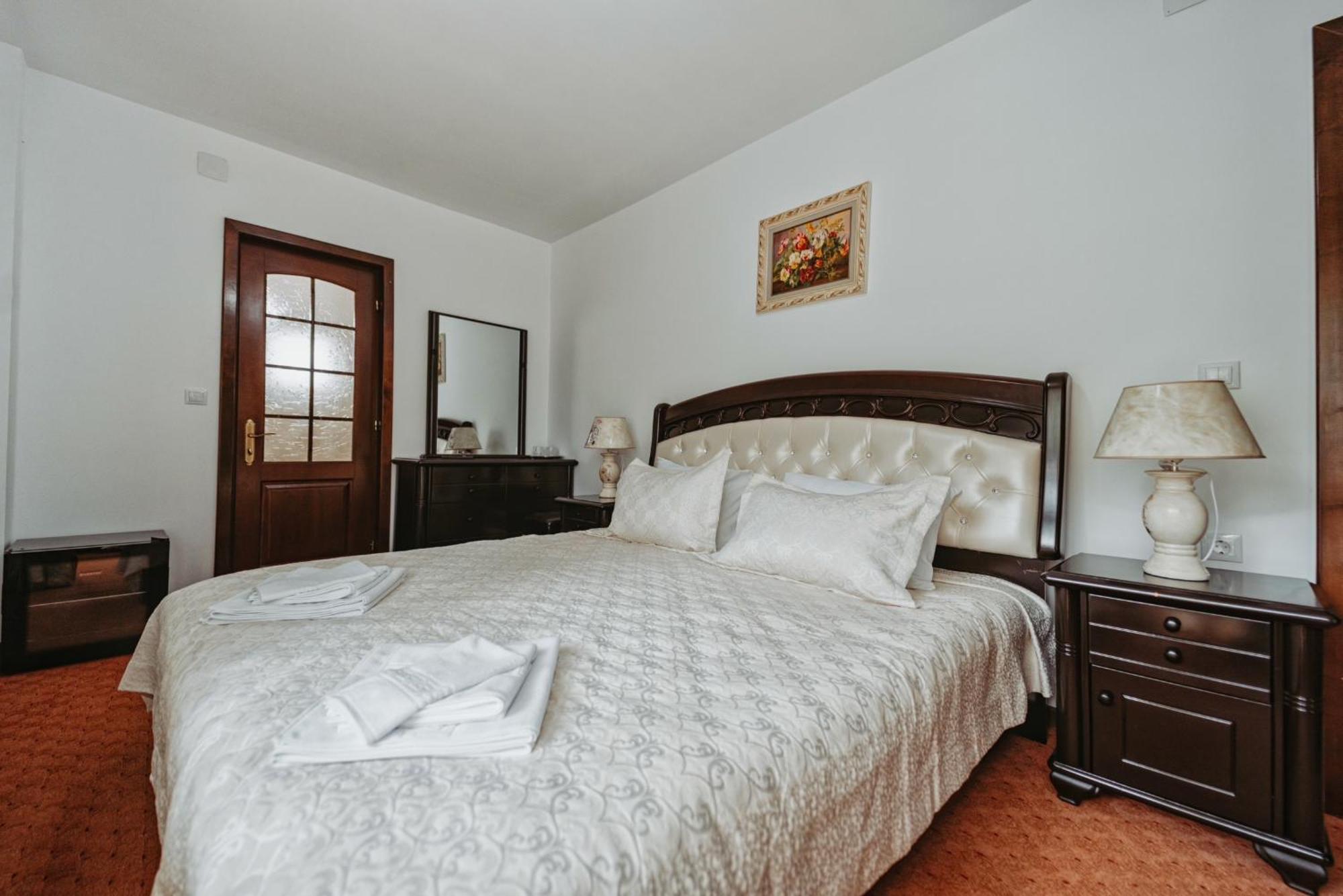 Complex Turistic Constantin Bucovina Hotel Campulung Moldovenesc Bagian luar foto