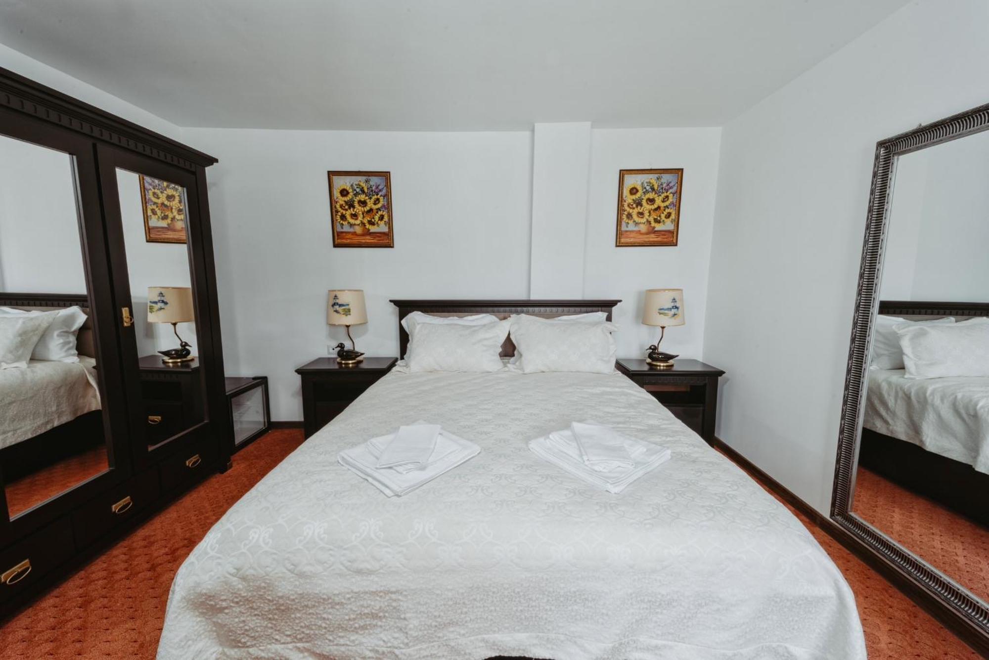 Complex Turistic Constantin Bucovina Hotel Campulung Moldovenesc Bagian luar foto